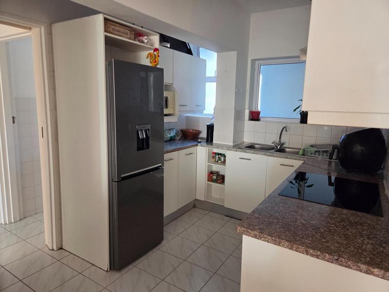 To Let 3 Bedroom Property for Rent in Sea Point Western Cape